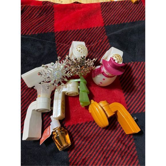 Bath and Body Works Wall Flower Plug in Lot Snowman Pumpkin Snowflakes Total 7 I - Picture 3 of 9